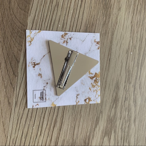 Silver Triangle Brushed Metal Hairpin Barrette - Picture 3 of 4